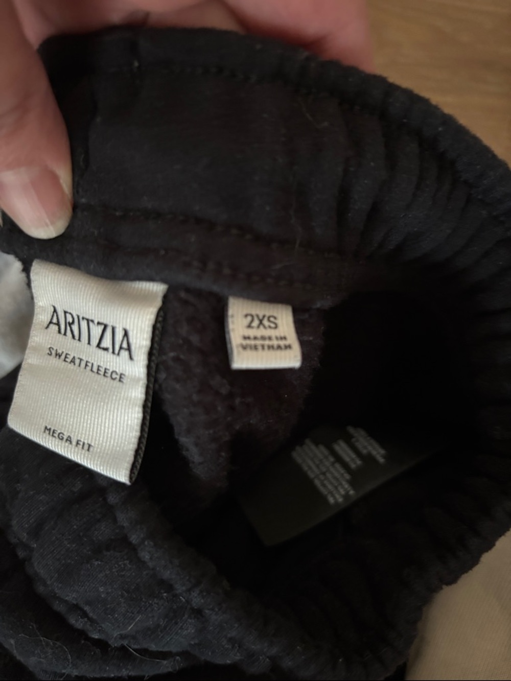 3 pair TNA Aritzia fleece joggers 2xs - Picture 3 of 4